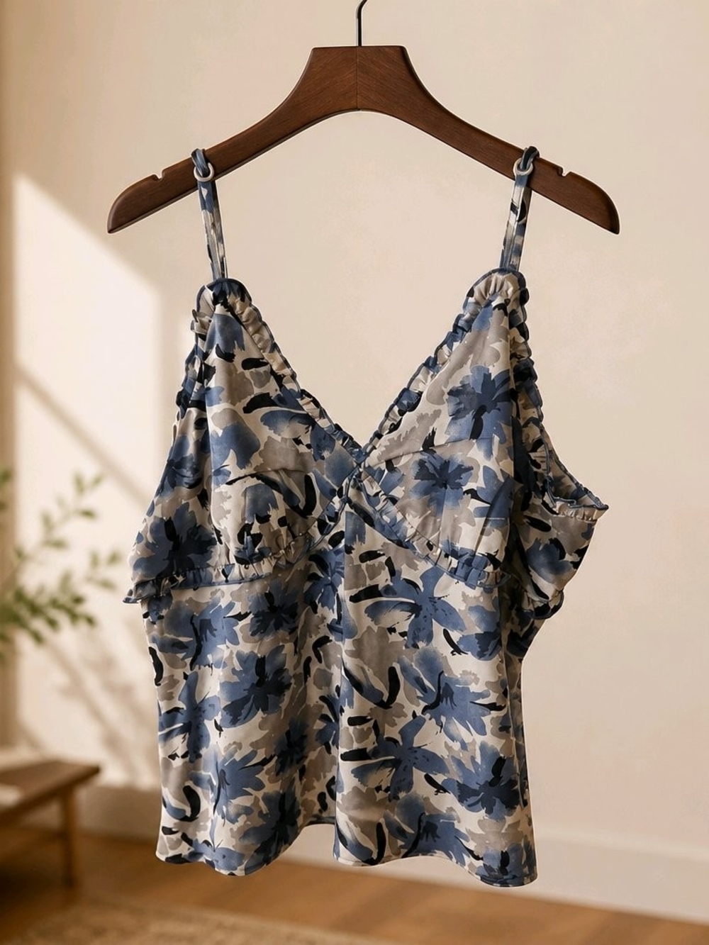 Zenobia Blue and Cream Floral V-Neck Camisole